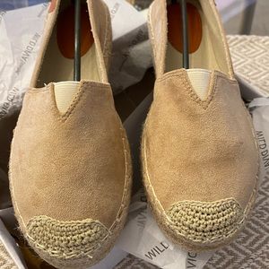 Wild Diva platform Espadrille Flats